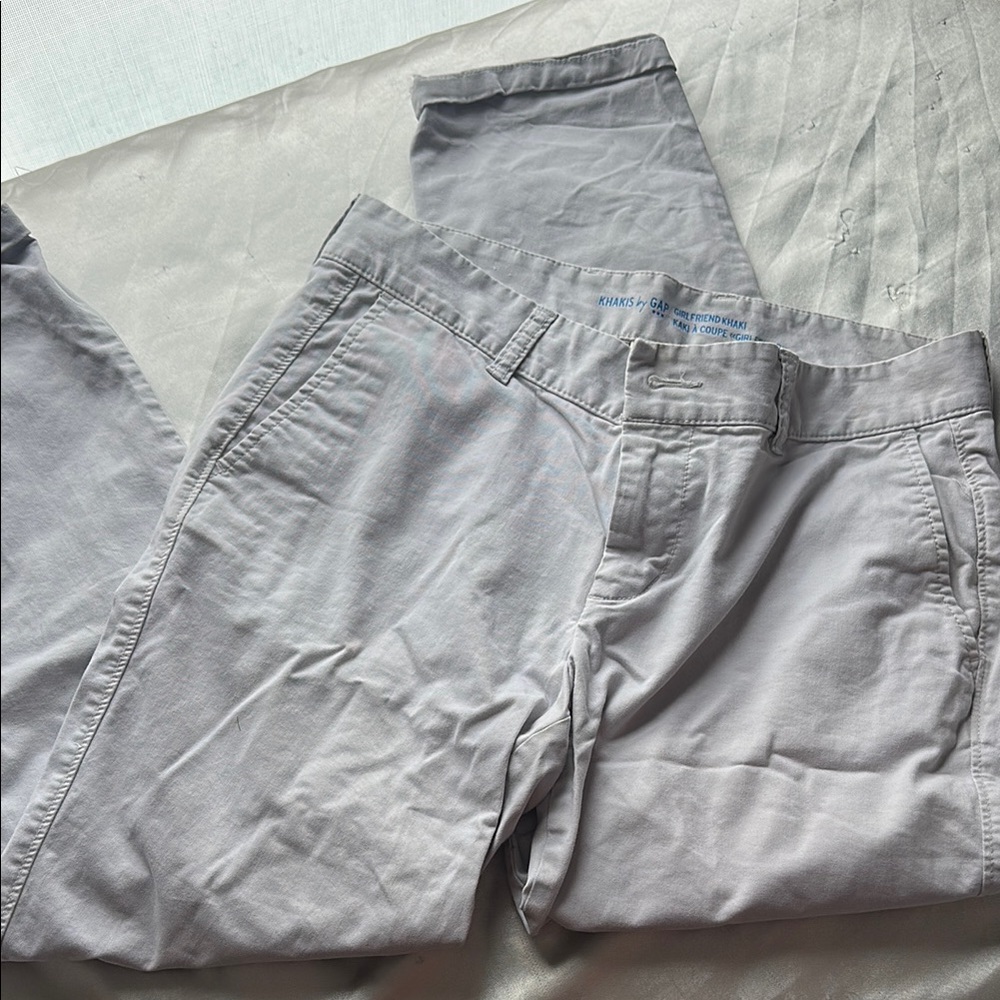 Women’s Size 2 Cropped ankle Khakis